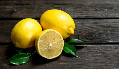 Delicious fresh lemons.