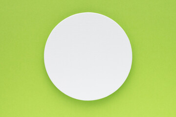 白い丸い紙