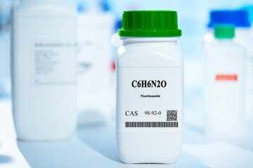 C6H6N2O nicotinamide CAS 98-92-0 chemical substance in white plastic laboratory packaging