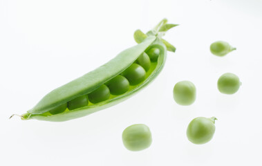 スナップエンドウ　白バック　イメージ