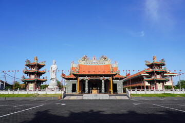 Obraz premium Chinese new year at vihara satya dharma. Vihara Satya Dharma is one of the Tridharma places of worship located in the Benoa Harbor area, Bali.