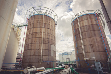 Stainless steel chemical tanks for a resin