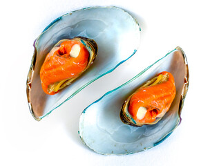 Steamed fresh mussels (Perna viridis) on white background