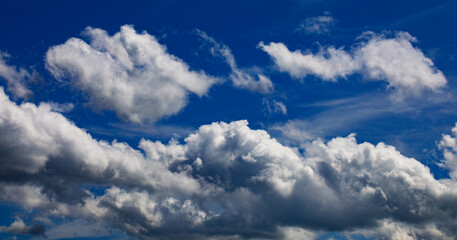 sky background with cumulus clouds