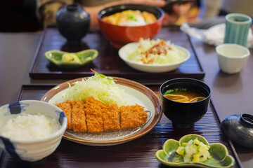 とんかつとカツ丼定食