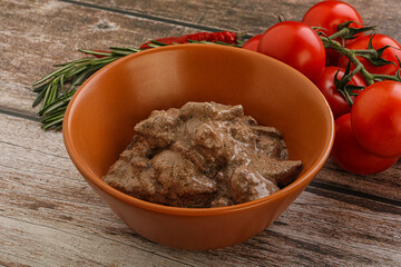 Soft chicken liver with cream