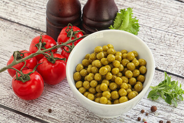 Canned sweet green peas conserve
