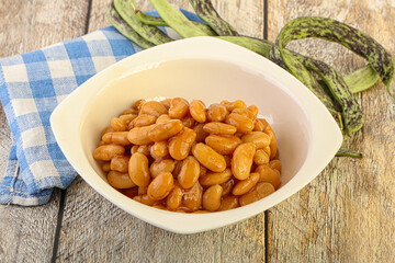 White bean in tomato sauce