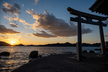 白石龍神社 - 夕景