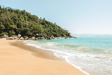 O mar incr&iacute;vel do Brasil e sua natureza exuberante.