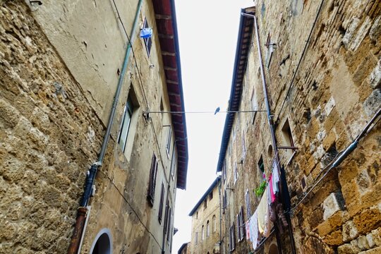 narrow street , image taken in san gimignano, tuscany, italy