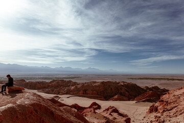 De costas para o deserto