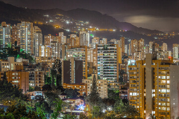 Obraz premium night view of El poblado, Medellín, Colombia