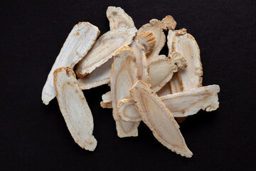 Dry American ginseng Panax quinquefolius chips