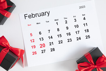 Happy Presidents day sale calendar. President's Day. Date on calendar February 20, 2023. gift box...
