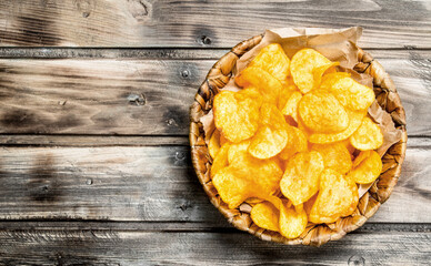 Potato chips in the basket.