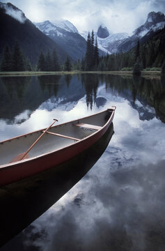 Canoe in pond - Bugaboos