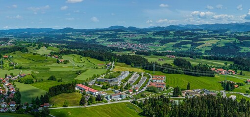 Fototapeta na wymiar Region Scheidegg im Westallgäu - Ausblick über die Kureinrichtungen ins Westallgäu nach Weiler 