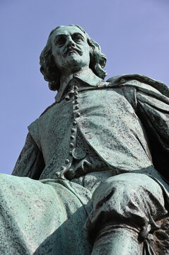 Statue des Otto von Guericke, ein deutscher Politiker, Jurist, Physiker und Erfinder