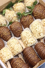 strawberry, food, dessert, cake, sweet, christmas, decoration, fresh, fruit, chocolate, box, gift, magic, trend