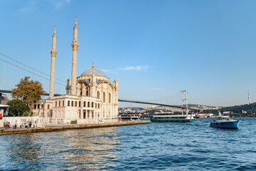 Fototapeta na wymiar View of Ortakoy Mosque and the Bosporus in Istanbul