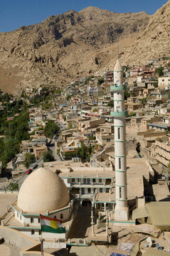 Mosque and minaret in the village of Akre, near Dohuk in the Kurdish north of Iraq, Middle East 