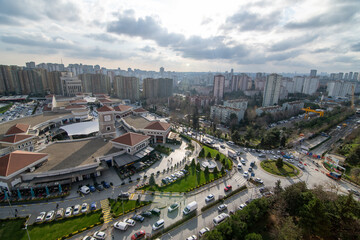 Fototapeta na wymiar ISTANBUL, TURKEY - January 16, 2023: Arenapark Shopping Mall. 2022 world economic crisis, crisis in the housing sector. Great rise in rental and sale building prices. 