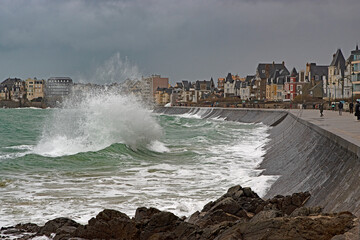 Jour de tempête sur Saint-Malo