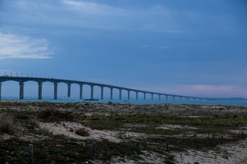 Obraz premium bridge over the sea