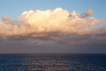 Naklejka na ściany i meble Caribbean Sea Sunset Colored Cloud