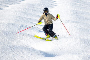 People are enjoying mogul skiing snow boarding - obrazy, fototapety, plakaty