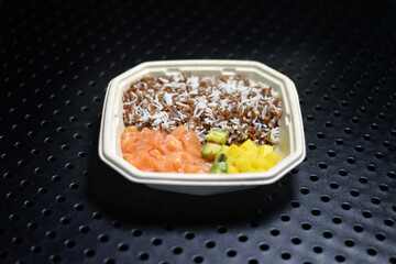 piatto di riso freddo da portare