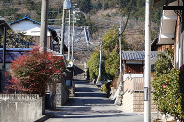 地方の住宅地 © Ken Aoi