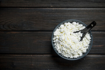 Cottage cheese in bowl.