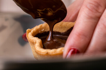 チョレートを作る手元　chocolate