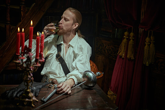 library of musketeer