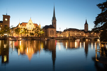 Obraz na płótnie Canvas スイスチューリッヒの美しい夜景