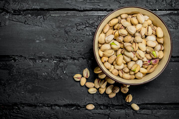 Pistachios in the bowl.