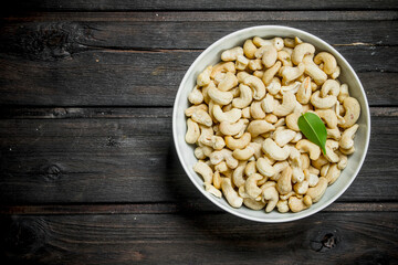 Cashews in a bowl.