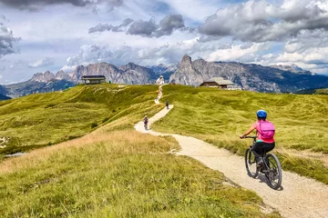 Cercles muraux Dolomites Cycling scene on the dolomites
