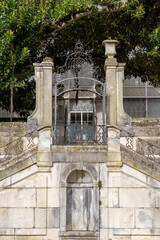 Fototapeta premium Ancient gate in the botanical garden