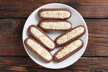Biscuits with cream and peanuts