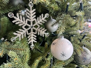 christmas tree decorations