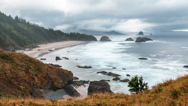 Ecola Point Viewpoint in Ecola State Park overlooking Crescent Beach on the US West Coast in Oregon