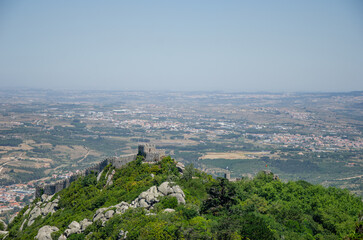 El Palacio Nacional da Pena una de las principales residencias de la familia real portuguesa durante el siglo xix en Portugal. Se encuentra en São Pedro de Penaferrim en la ciudad Sinatra.