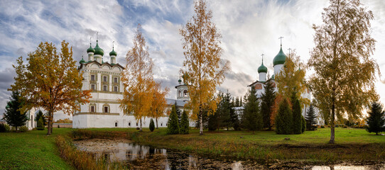 Fototapeta na wymiar Vyazhishchi Convent of St. Nicholas