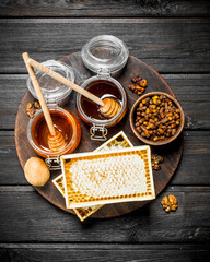 Assortment of different types of honey.