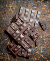 Chocolate's broken pieces .
