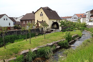 Fototapeta na wymiar Brückenmühle in Mühlheim am Main