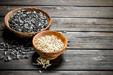 Shelled sunflower seeds in a bowl.